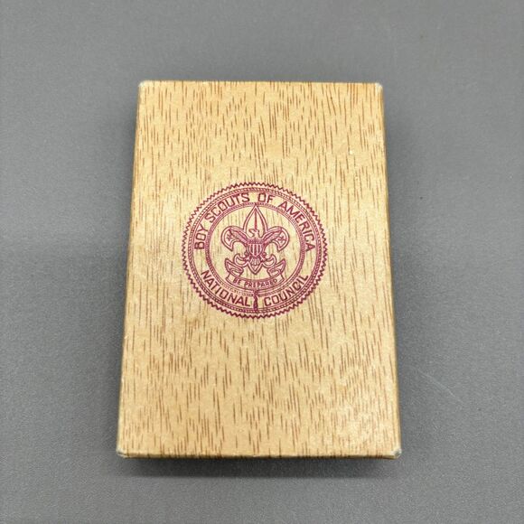 Vintage Boy Scouts of America Distinguished Service Award Medal 10K GF with Box - Picture 5 of 6